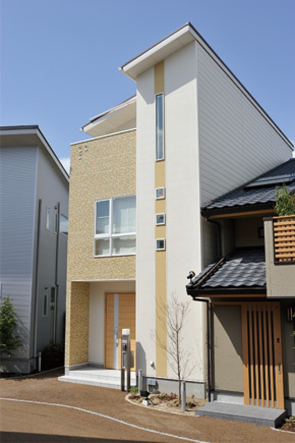 兵庫県尼崎市水明町4 4 隣の家とのスペースで窓が作れない面があっても家が明るく風通しの良いモデルハウス 株式会社ゼロ コーポレーション
